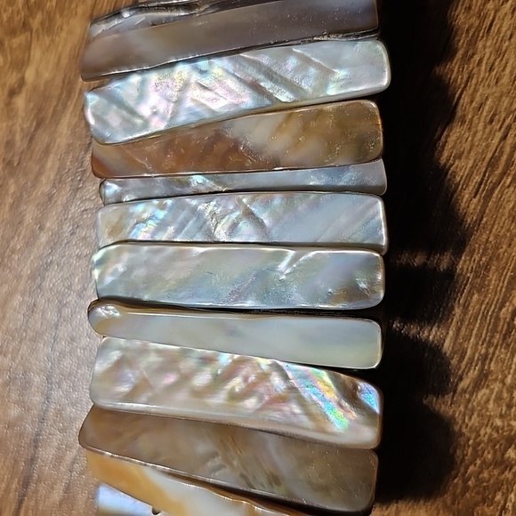 Vintage Tan/ Sand Mother of Pearl Stretch Bracelet - Picture 2 of 2